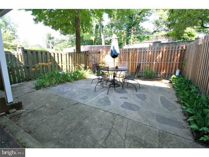 Foto principal - 213 E Highland Ave