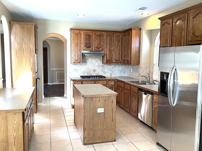 Building Photo - 107 Monticello Dr