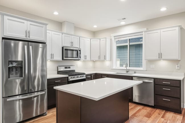 Building Photo - Modern 3-Bed x 2-Bath House