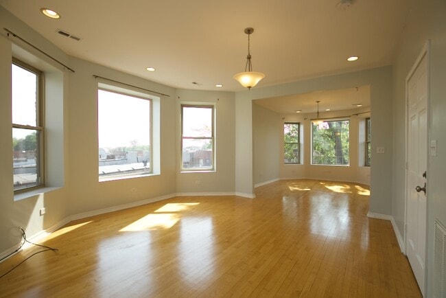 Building Photo - 2531 N Kildare Ave