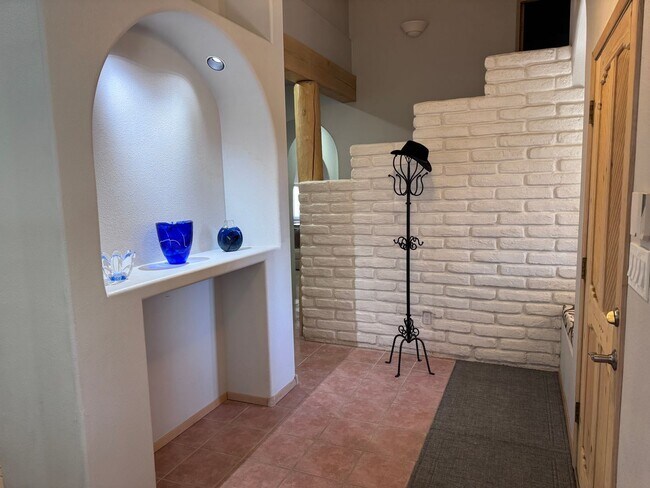 Foto del edificio - 3 Bedroom, 2.5 Bathroom Home in Tijeras, NM