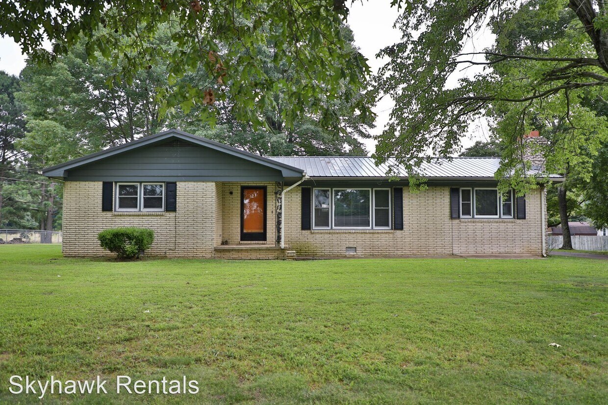 Primary Photo - 3 br, 1.5 bath House - 514 Mt. Pelia Rd.