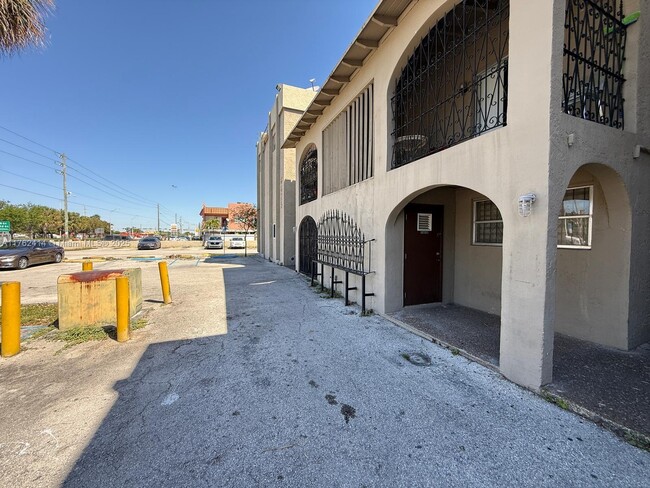 Building Photo - 6625 W 4th Ave
