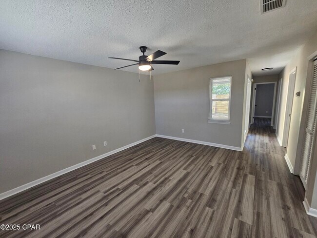 Building Photo - 1510 Arthur Ave