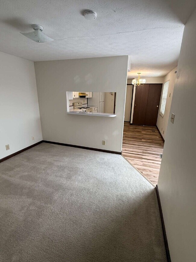 Foto del edificio - "Charming 2-Bed, 2-Bath Condo Retreat in Sidney's Viking Court!"