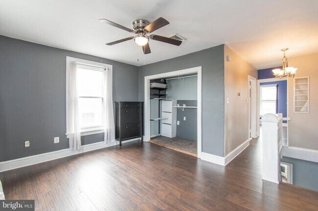 Building Photo - 4 br, 2.5 bath House - 5547 Ridge Ave