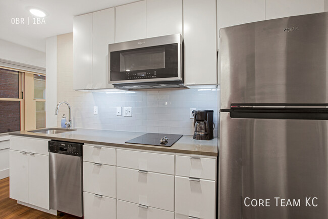 Foto del edificio - Studio availale now in Midtown!