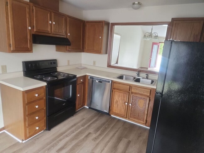 Building Photo - 3505 Lake Woodard Dr