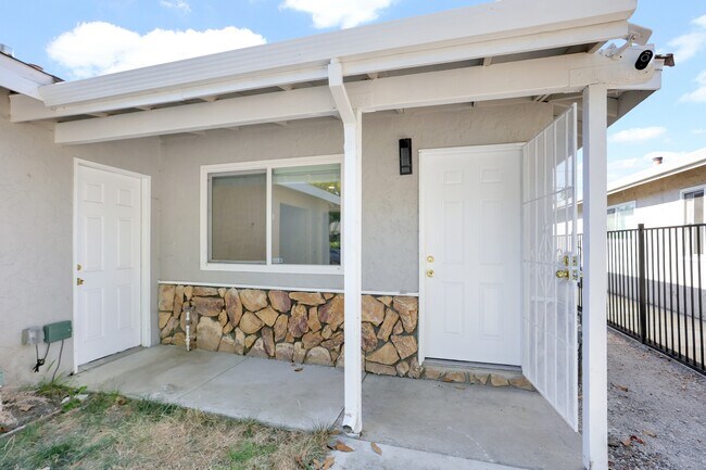 Building Photo - 681 Pinto Dr