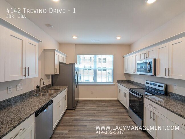 Foto del edificio - 4142 Trevino Dr