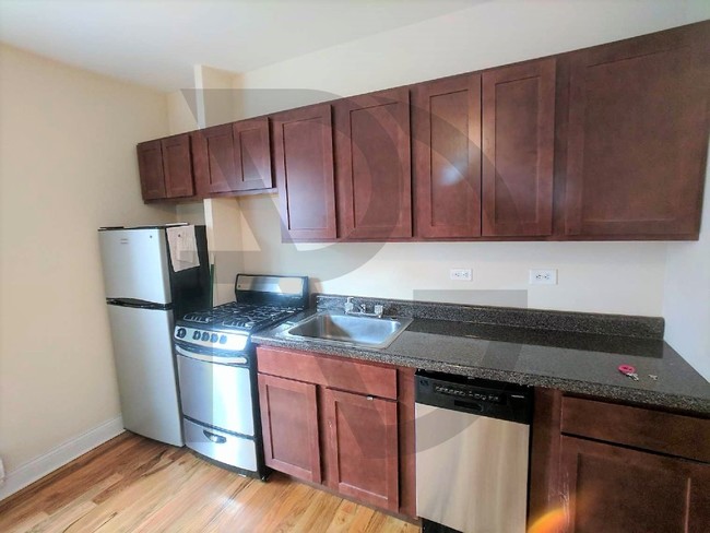 Pet friendly studio in Lincoln Park - Apartment for Rent  
