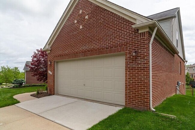Building Photo - 7587 Abigail Dr