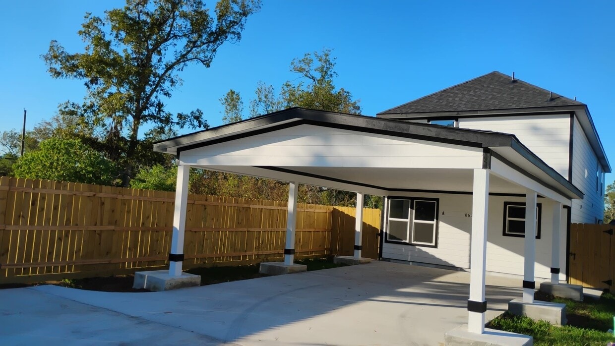 Brand new unit 3 bedrooms, 2.5 baths with carpod, private backyard with hi fences. - Brand new unit 3 bedrooms, 2.5 baths with carpod, private backyard with hi fences.