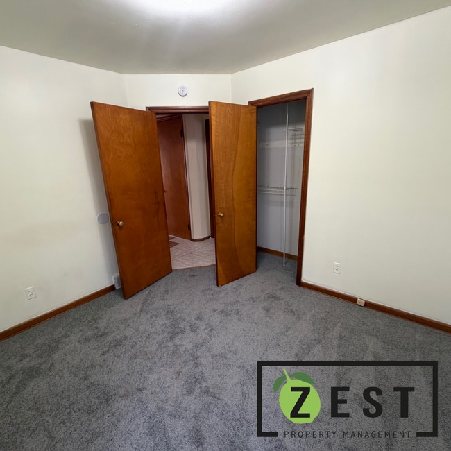 Building Photo - Excellent 3 Bed 1.5 Bath with basement & garage only $1,250/mo!  Open House Friday March 20th