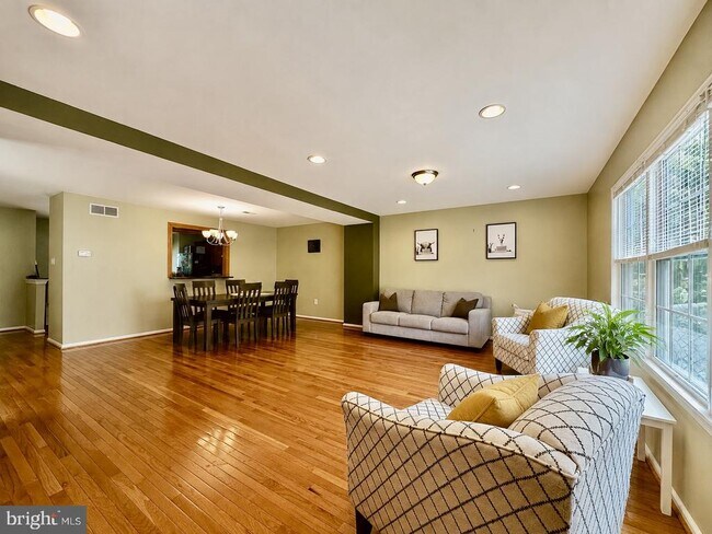 Foto del edificio - 3409 S Carriage Ct