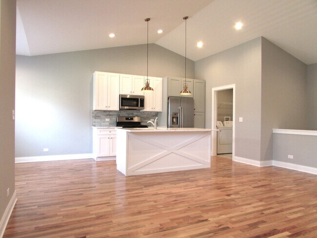 Building Photo - 960 Partridge Cir