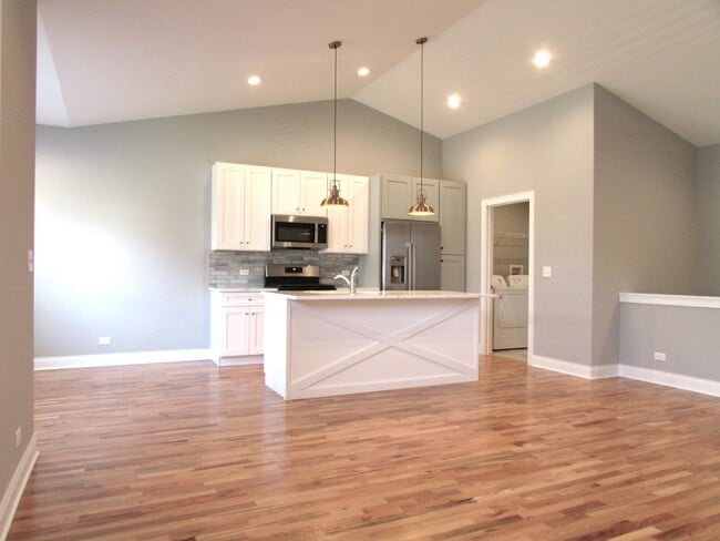 Building Photo - 962 Partridge Cir