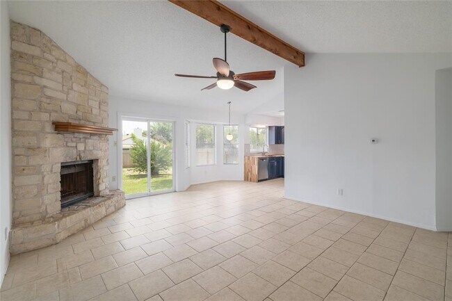 Foto del edificio - 804 Lone Tree Ct