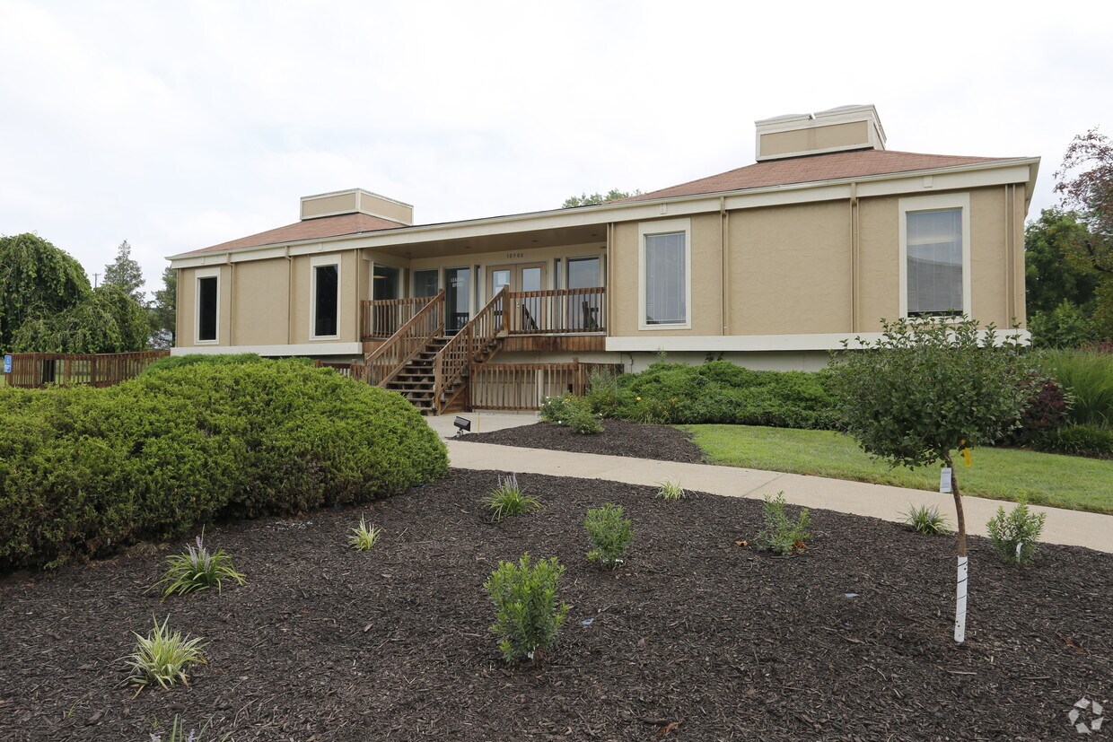 Stonegate Meadows Apartments Kansas City, MO