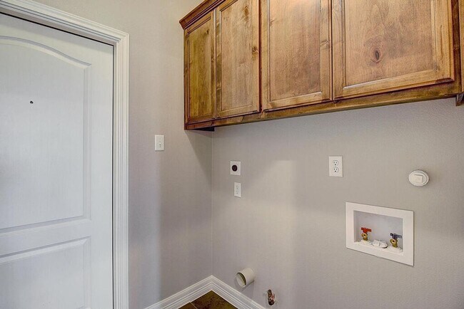 Foto del edificio - 7530 Sable Creek Dr