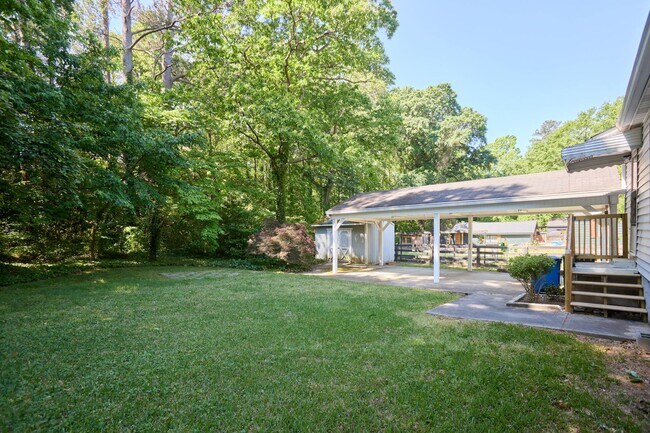 Foto del edificio - Stylish 3BR/1BA Home with Yard Near BeltLine & City Access