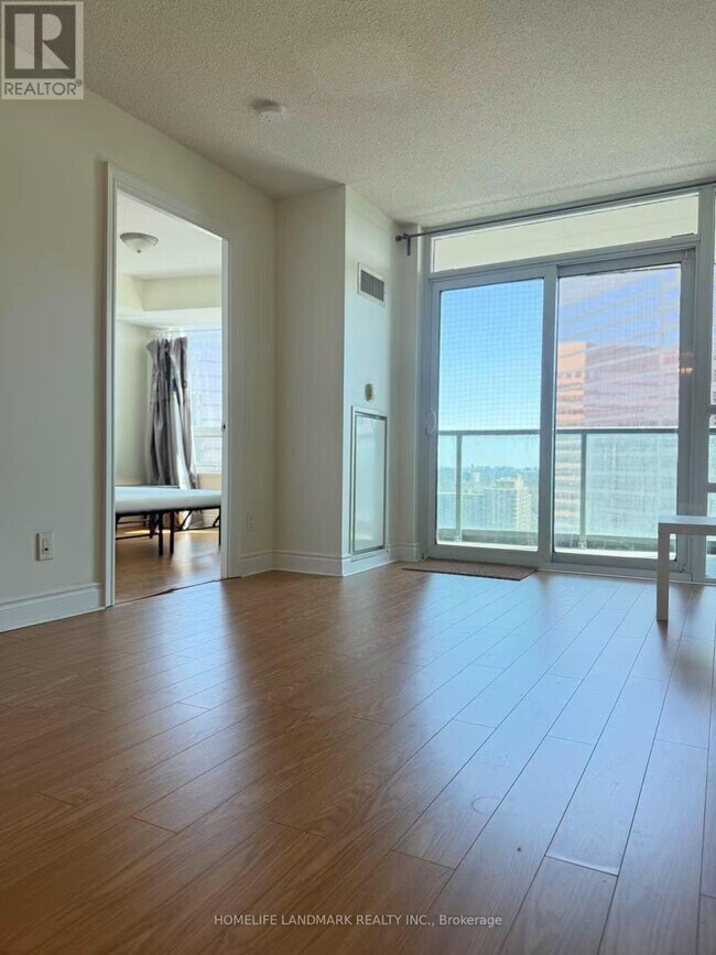 Photo du bâtiment - 15 Greenview Ave