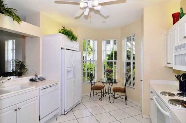 Foto del edificio - 3260 W Crown Pointe Blvd