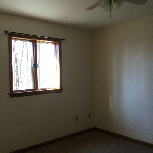 Second bedroom - 1955 Upper Ridge Rd