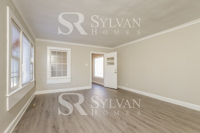 Foto del edificio - Right Around the Corner, Near Everywhere Y...