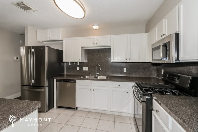Building Photo - 21882 Pinewilde Ct