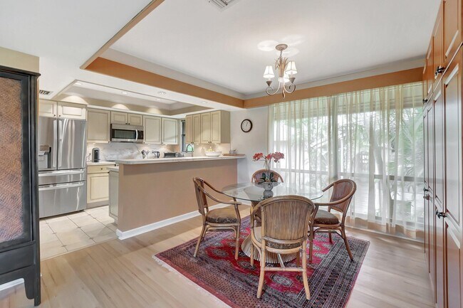 Foto del edificio - 7067 Rain Forest Dr