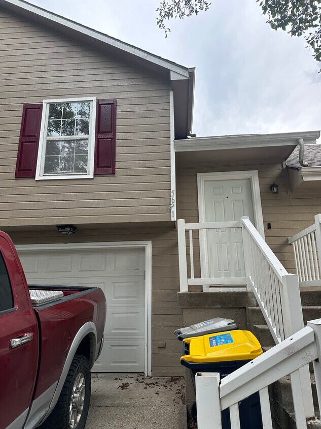 Foto principal - 5621 N London Pl