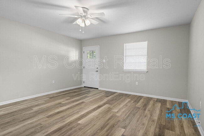 Building Photo - 2121 Alice Dr