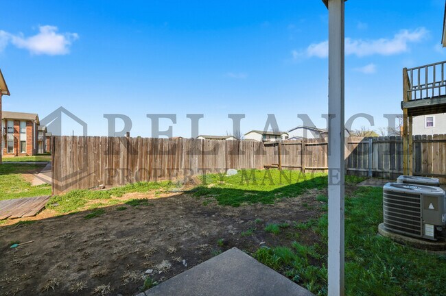 Foto del edificio - 7302 W Douglas Ave