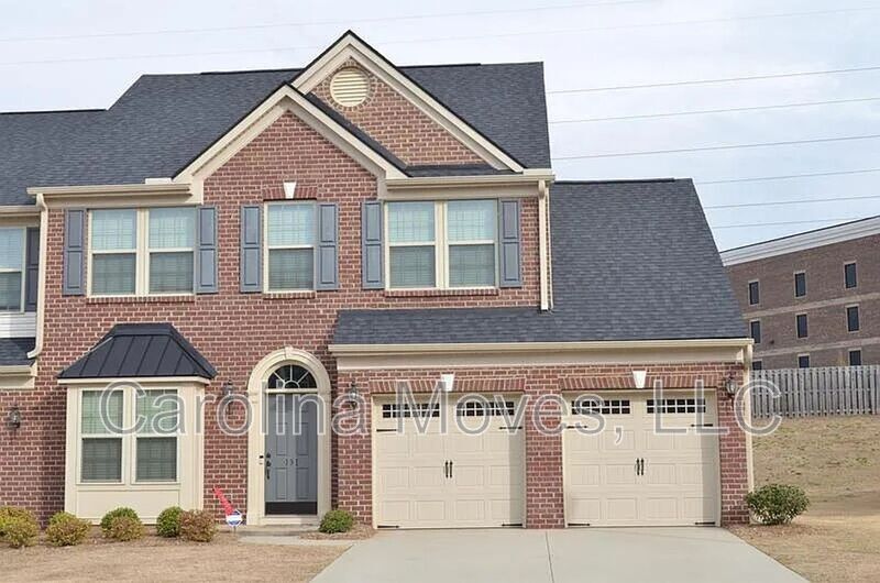 Photo - 131 Middleby Way