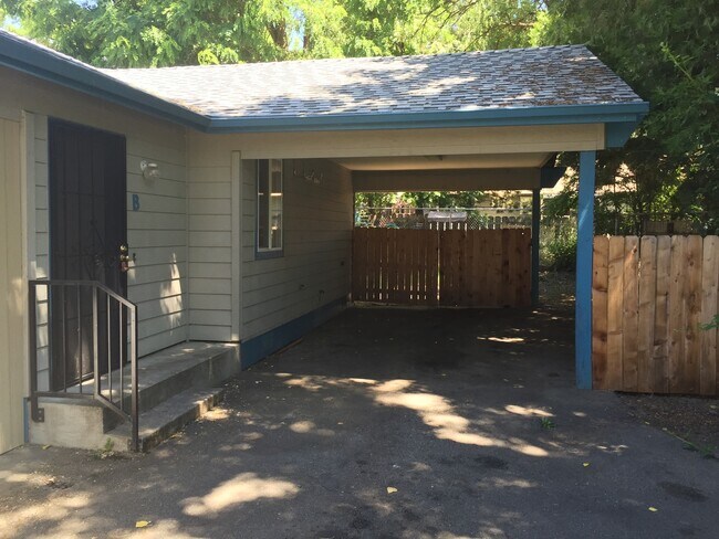 Foto del edificio - 910 NW D St