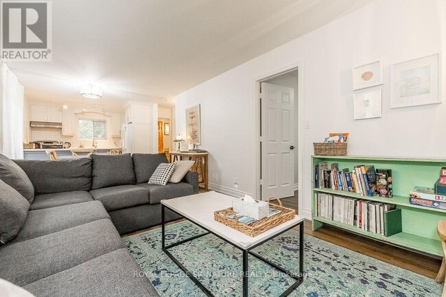 Photo du bâtiment - 22 Lindale Ave