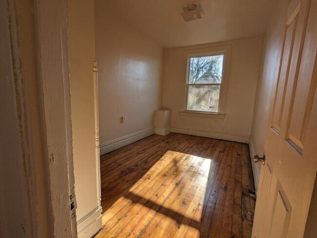 Building Photo - 7150 Kedron St