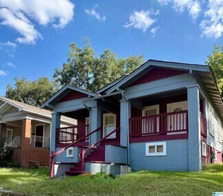 Building Photo - 2335 20th Pl SW