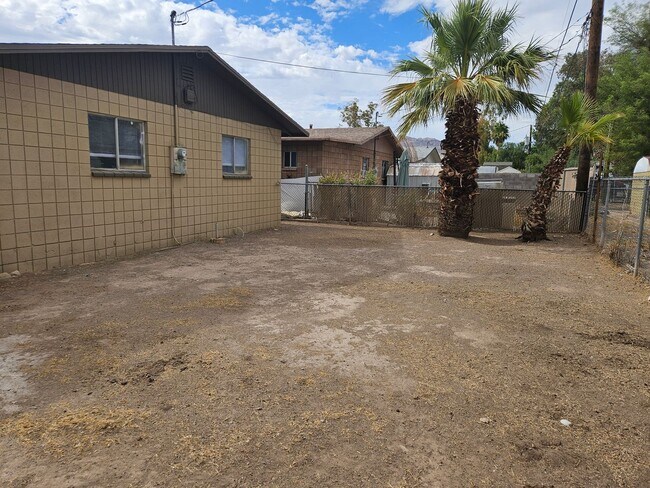 Foto del edificio - 3 bed/2 bath home, freshly remodeled in ce...