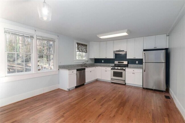 Building Photo - 2344 Ripplewater Dr SE