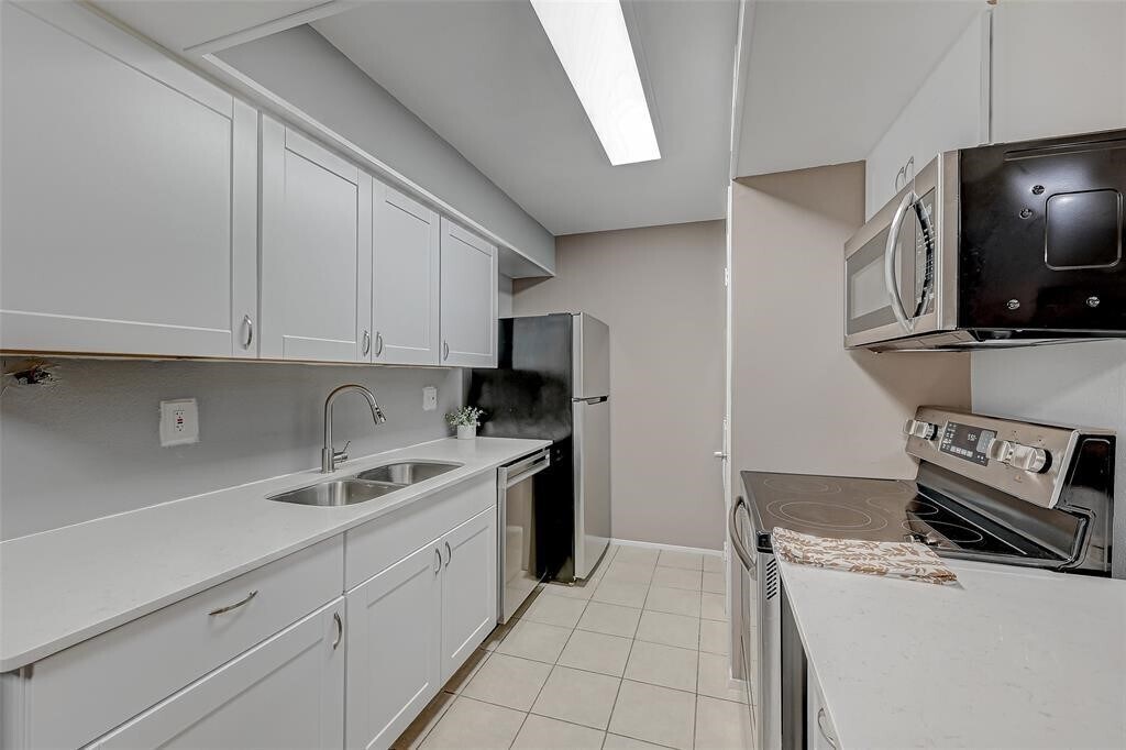 Foto principal - 8201 Richmond Ave.