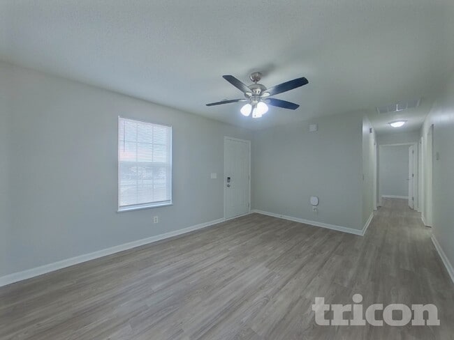 Foto del edificio - 19 Sterling Ridge Ct