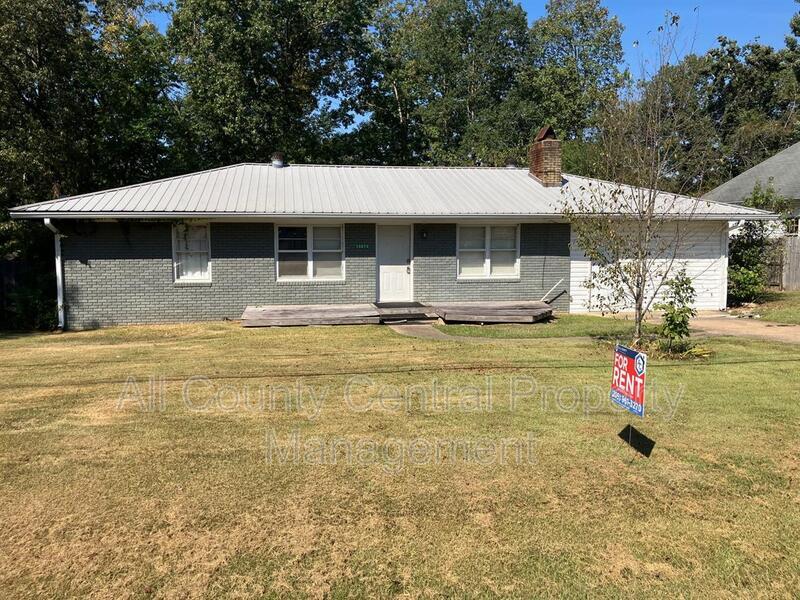 Primary Photo - 13070 Broadway Dr
