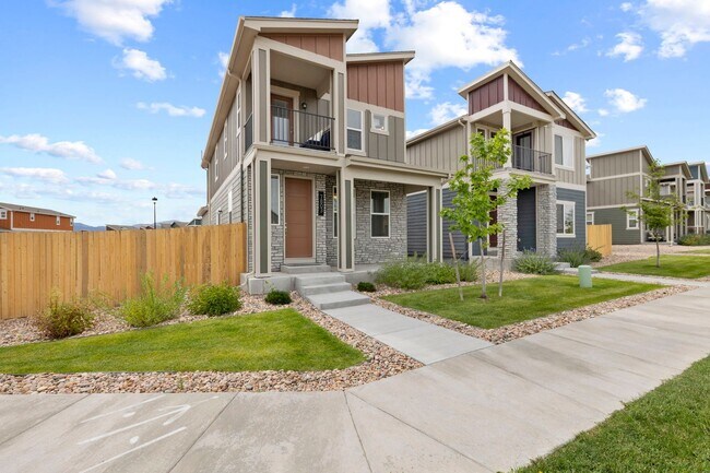 Building Photo - Like New 4 Bedroom Home in The Nook @ Shil...