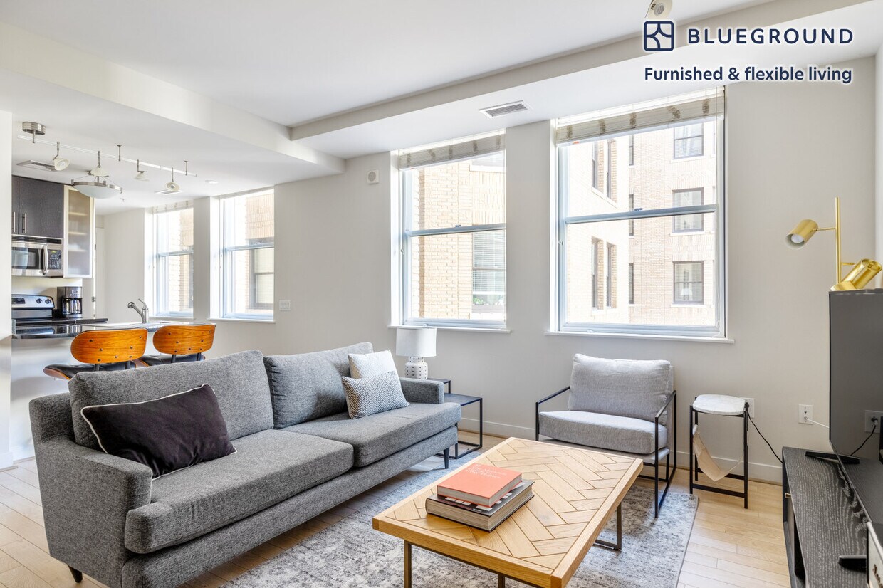 Foto principal - 733 15th St NW