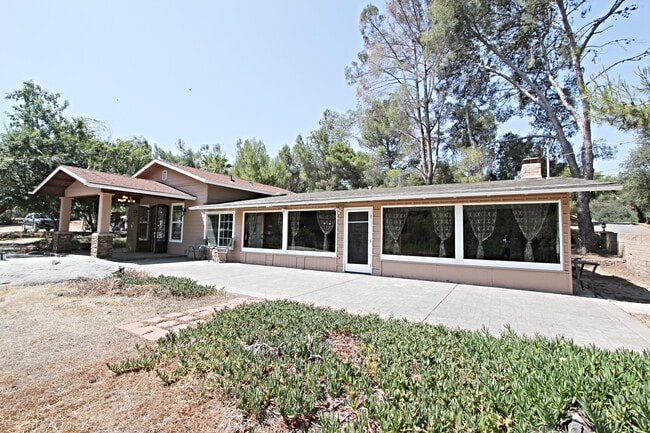 Building Photo - 12785 Cobblestone Creek Rd