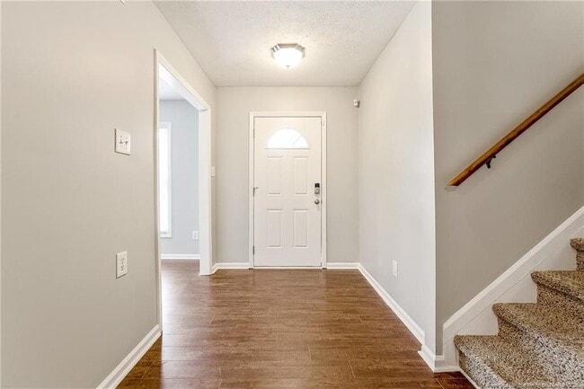 Building Photo - 221 Waxhaw Dr