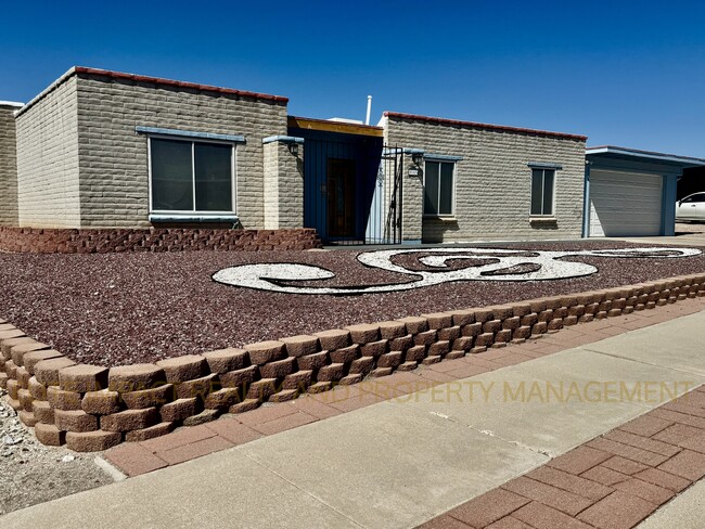 Foto del edificio - 9103 E Holmes St