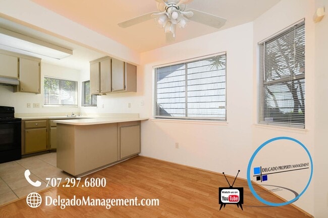 Building Photo - East Vallejo 3bd Townhome